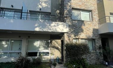 Triplex en venta en Bernal Centro