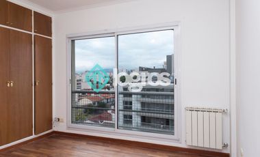 Departamento en venta de 3 dormitorios con cochera en Macrocentro