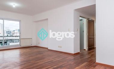 Departamento en venta de 3 dormitorios con cochera en Macrocentro