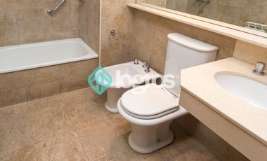 Departamento en venta de 3 dormitorios con cochera en Macrocentro