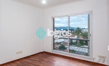 Departamento en venta de 3 dormitorios con cochera en Macrocentro