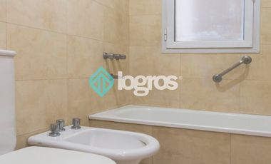 Departamento en venta de 3 dormitorios con cochera en Macrocentro