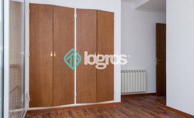 Departamento en venta de 3 dormitorios con cochera en Macrocentro