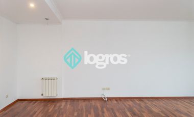 Departamento en venta de 3 dormitorios con cochera en Macrocentro