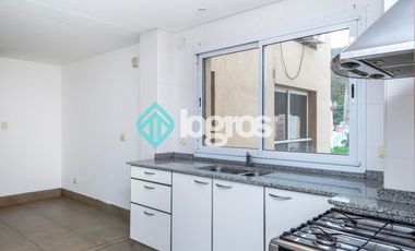 Departamento en venta de 3 dormitorios con cochera en Macrocentro