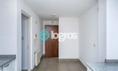 Departamento en venta de 3 dormitorios con cochera en Macrocentro