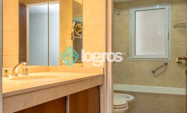 Departamento en venta de 3 dormitorios con cochera en Macrocentro