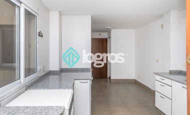 Departamento en venta de 3 dormitorios con cochera en Macrocentro