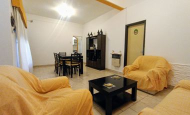 Venta casa en Ramos Mejía 5 ambientes.