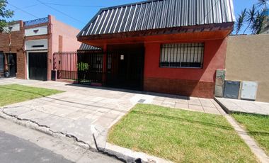 Venta casa en Ramos Mejía 5 ambientes.