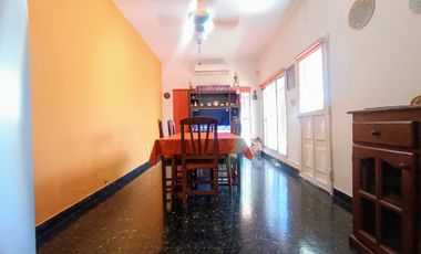 Venta casa en Ramos Mejía 5 ambientes.