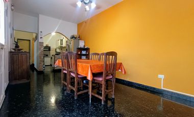 Venta casa en Ramos Mejía 5 ambientes.