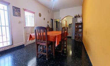 Venta casa en Ramos Mejía 5 ambientes.