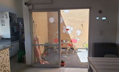 PH 3 ambientes y patio en venta en Tapiales