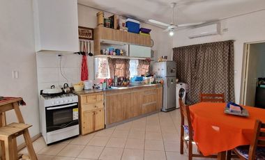 VENTA DEPARTAMENTO CON COCHERA Y PATIO. RIVADAVIA