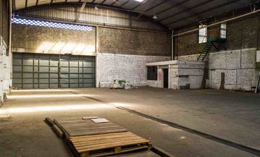 GALPON CON OFICINAS EN VENTA SOBRE BOULEVARD SEGUI