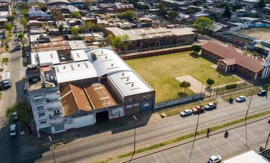 GALPON CON OFICINAS EN VENTA SOBRE BOULEVARD SEGUI