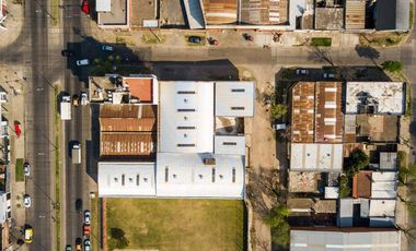 GALPON CON OFICINAS EN VENTA SOBRE BOULEVARD SEGUI