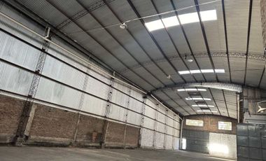 GALPON CON OFICINAS EN VENTA SOBRE BOULEVARD SEGUI