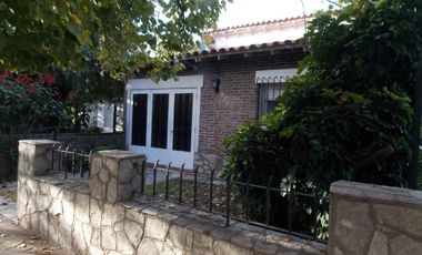 VENTA CASA 5 AMBIENTES EN  J. MARMOL APTO CREDITO