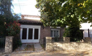 VENTA CASA 5 AMBIENTES EN  J. MARMOL APTO CREDITO