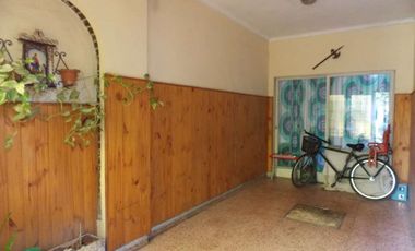 VENTA CASA 5 AMBIENTES EN  J. MARMOL APTO CREDITO