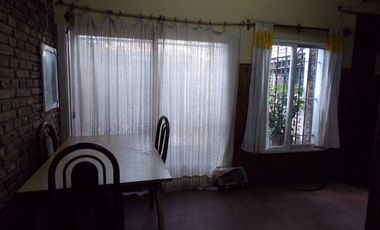 VENTA CASA 5 AMBIENTES EN  J. MARMOL APTO CREDITO