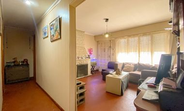 Venta Casa 3 Ambientes, , quincho, amplia cochera