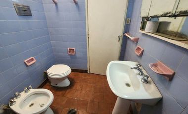 VENTA CASA 4 AMBIENTES EL PALOMAR A RECICLAR