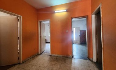 VENTA CASA 4 AMBIENTES EL PALOMAR A RECICLAR