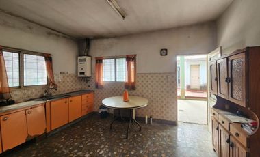 VENTA CASA 4 AMBIENTES EL PALOMAR A RECICLAR