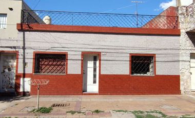 VENTA CASA 4 AMBIENTES EL PALOMAR A RECICLAR