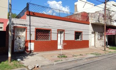 VENTA CASA 4 AMBIENTES EL PALOMAR A RECICLAR