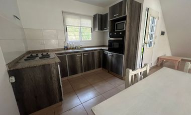 ALQUILER CASA DUPLEX 3 AMB COCHERA PATIO ITUZAINGO