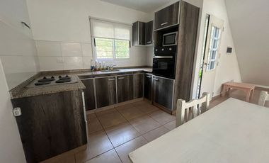 ALQUILER CASA DUPLEX 3 AMB COCHERA PATIO ITUZAINGO