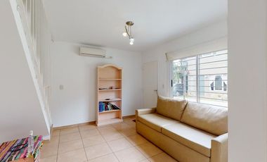 ALQUILER CASA DUPLEX 3 AMB COCHERA PATIO ITUZAINGO