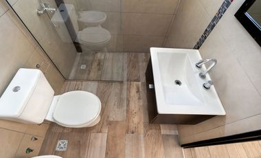 VENTA CASA 5 AMBIENTES EN RANELAGH C/COCHERA