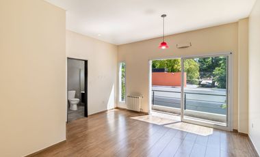 VENTA CASA 5 AMBIENTES EN RANELAGH C/COCHERA