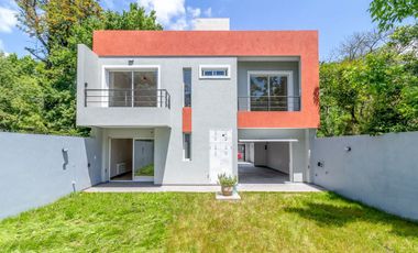 VENTA CASA 5 AMBIENTES EN RANELAGH C/COCHERA