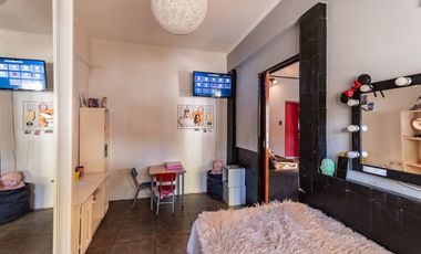 Venta casa en Mataderos con quincho y terraza