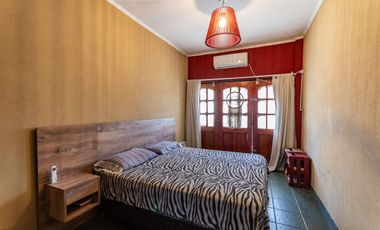 Venta casa en Mataderos con quincho y terraza