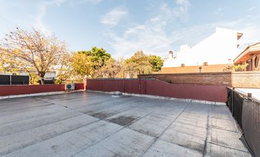 Venta casa en Mataderos con quincho y terraza