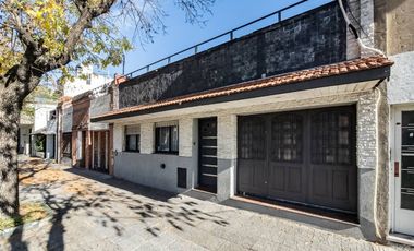 Venta casa en Mataderos con quincho y terraza