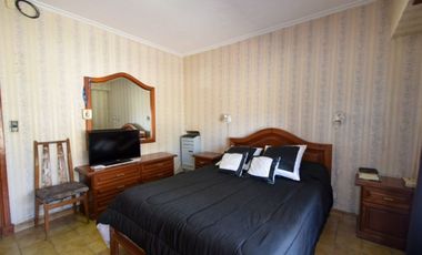 VENTA CHALET 6 AMB. EN ESQ. EXCELENTE EN 2 LOTES