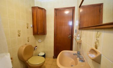 VENTA CHALET 6 AMB. EN ESQ. EXCELENTE EN 2 LOTES