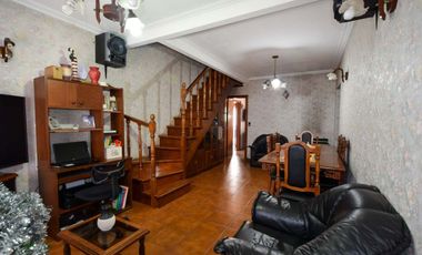 VENTA CHALET 6 AMB. EN ESQ. EXCELENTE EN 2 LOTES