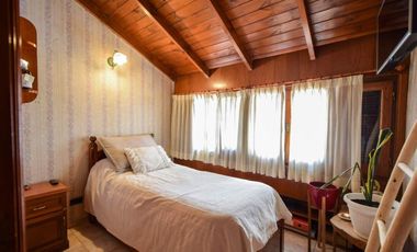 VENTA CHALET 6 AMB. EN ESQ. EXCELENTE EN 2 LOTES