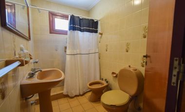 VENTA CHALET 6 AMB. EN ESQ. EXCELENTE EN 2 LOTES