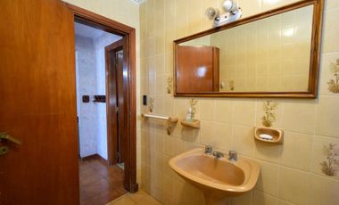 VENTA CHALET 6 AMB. EN ESQ. EXCELENTE EN 2 LOTES