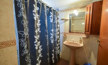 VENTA CHALET 6 AMB. EN ESQ. EXCELENTE EN 2 LOTES